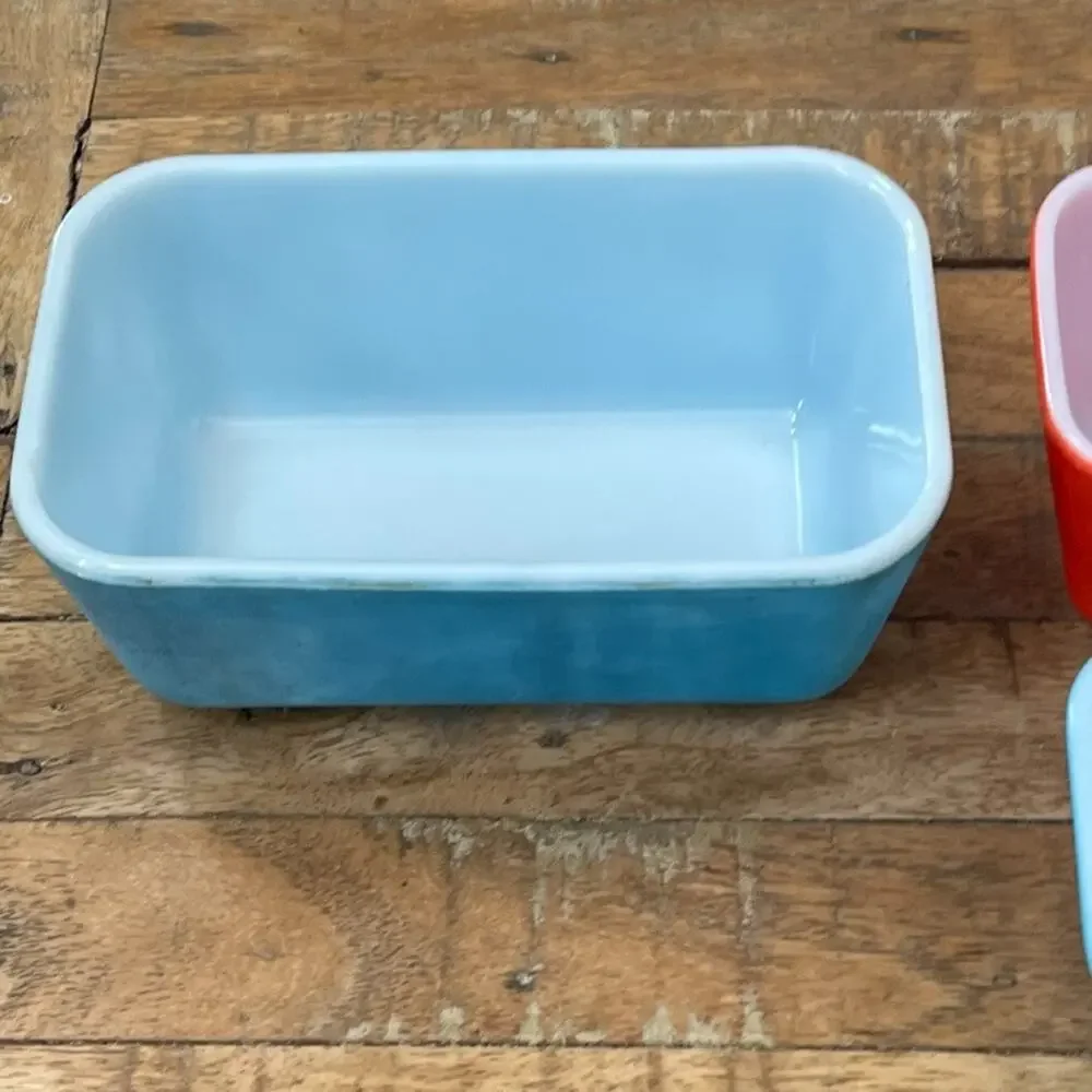 Vintage 1950s Pyrex Glass Refrigerator Dishes Set of 3 One Without Lid Blue Red
